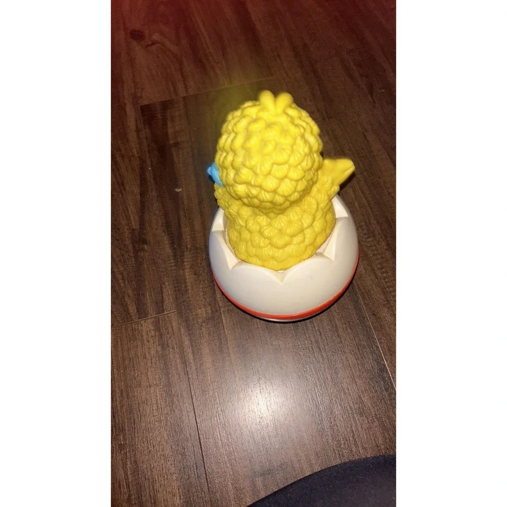 Vintage Illco Baby Big Bird Musical Chime Ball